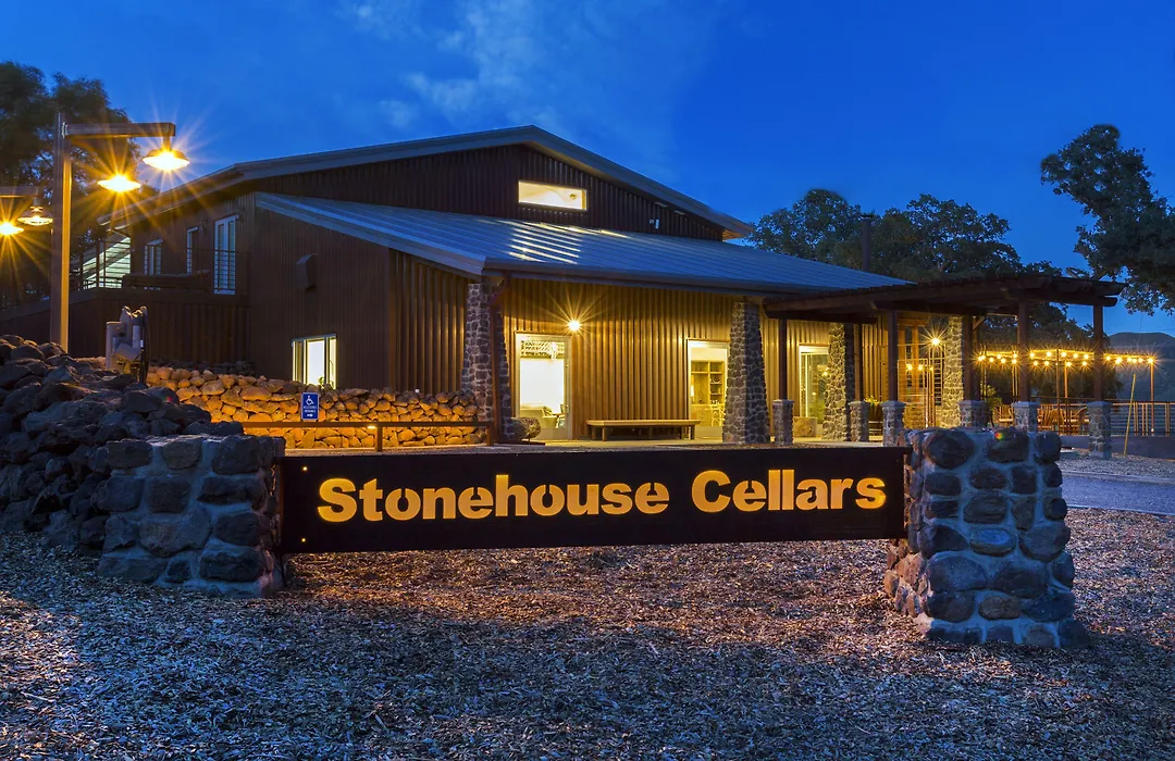 Bed And Barrel At Stonehouse Cellars-1